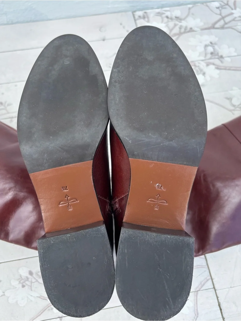 Pour La Victoire over knee